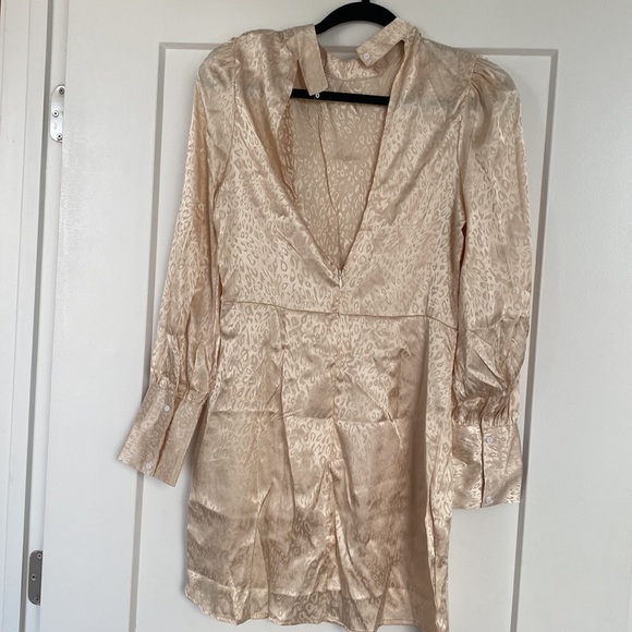 cream/gold silk/satin mini long sleeve dress - Picture 3 of 3